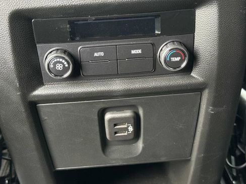 Used 2024 Chevrolet Traverse LT FWD image 27