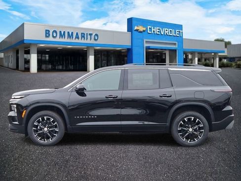 New 2026 Chevrolet Traverse LT w/ Sun and Wheel Package AWD/4WD image 2
