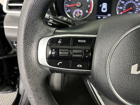 Used 2022 Kia K5 LX image 21