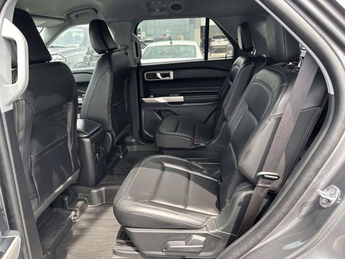 Used 2023 Ford Explorer XLT w/ Equipment Group 202A AWD/4WD image 13