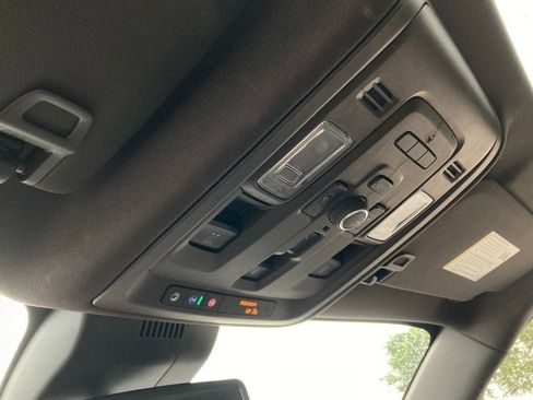 Used 2023 GMC Yukon Denali image 28