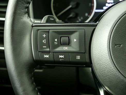 Used 2021 Nissan Rogue SV w/ Premium Package image 10