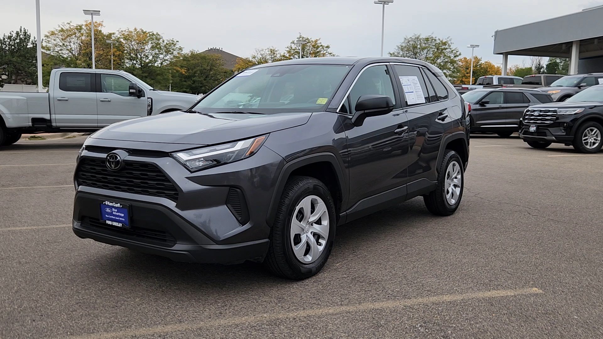 Used 2025 Toyota RAV4 LE AWD/4WD image 3