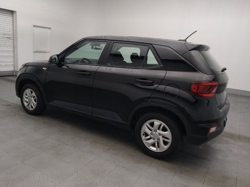 Used 2023 Hyundai Venue SE FWD image 3