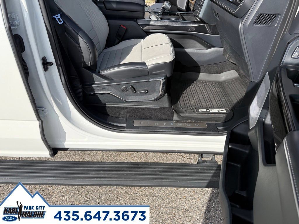 Used 2025 Ford F150 Lightning Platinum AWD/4WD image 39