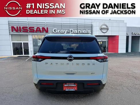Used 2024 Nissan Pathfinder SV FWD image 6