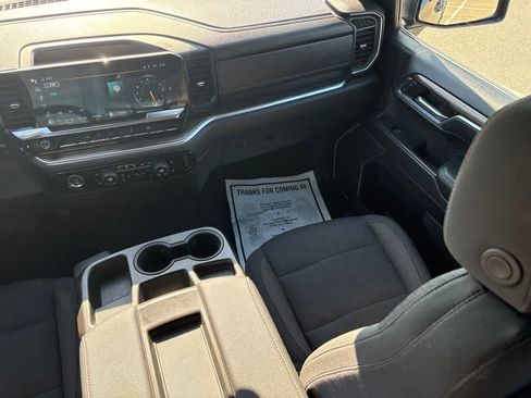 Used 2023 Chevrolet Silverado 1500 LT AWD/4WD image 15