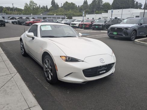 Used 2023 MAZDA MX-5 Miata Grand Touring RWD image 8