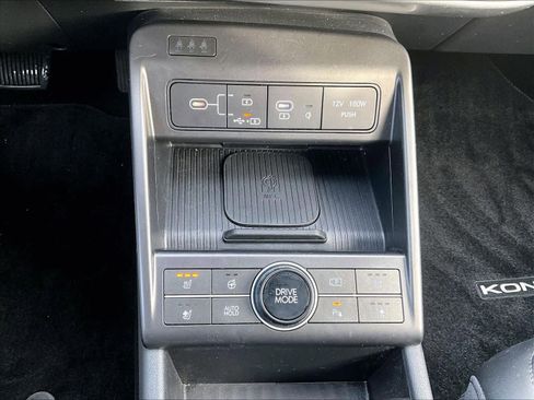 Used 2024 Hyundai Kona Limited image 26