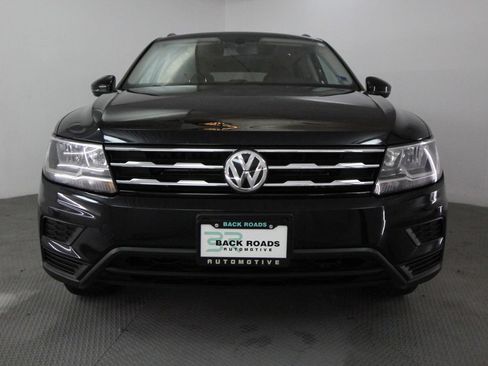 Used 2020 Volkswagen Tiguan SE FWD image 2