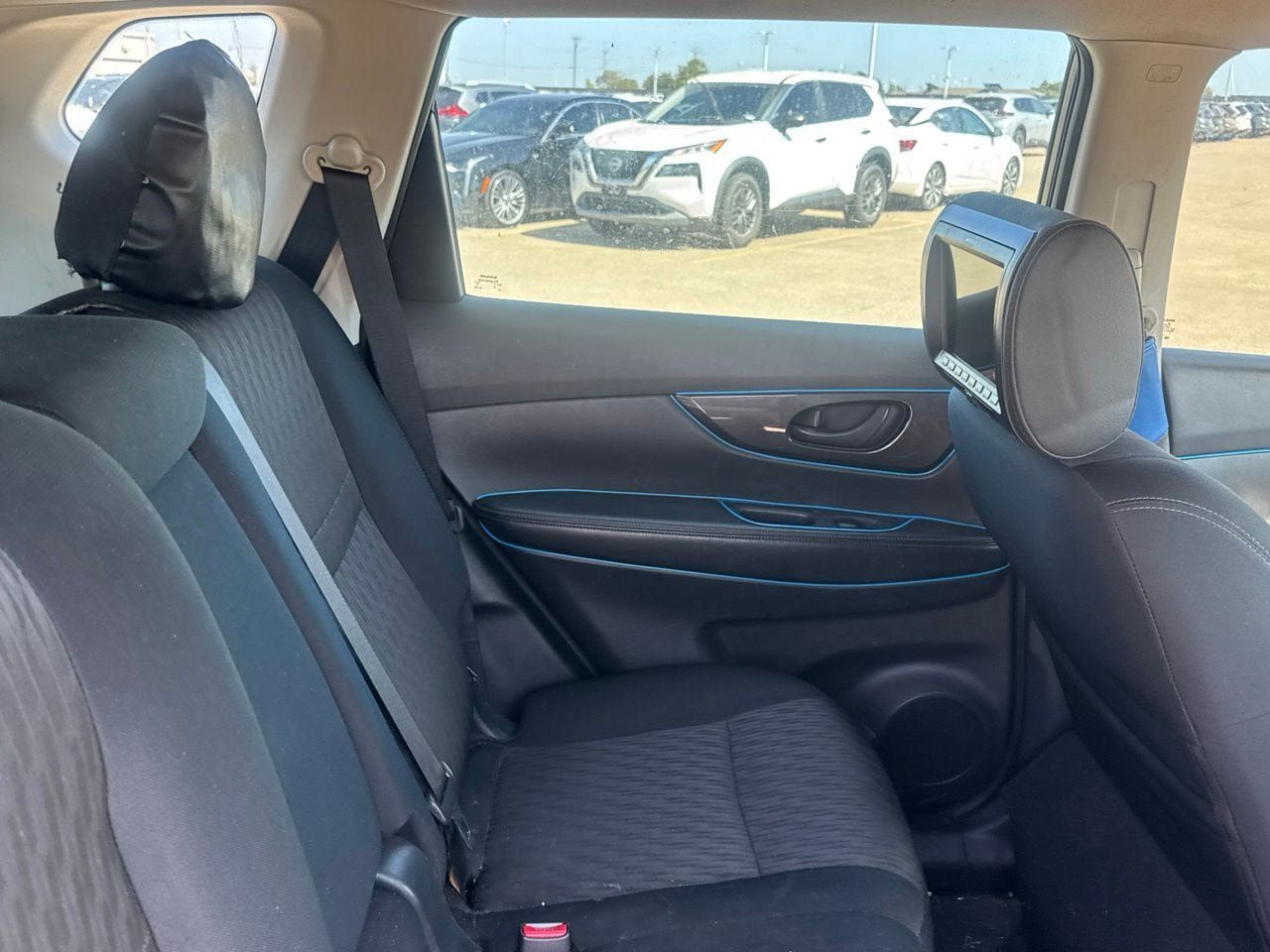 Used 2019 Nissan Rogue S FWD image 32