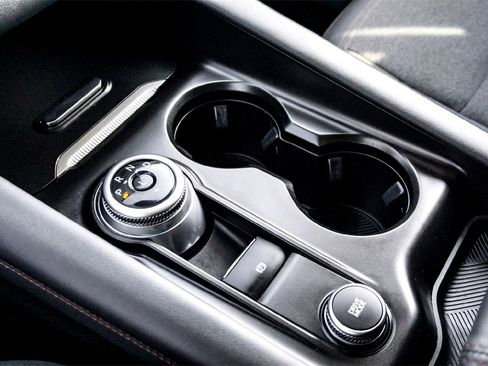 Used 2025 Ford Explorer Active image 25