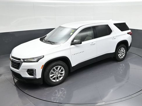 Used 2023 Chevrolet Traverse LS FWD image 22