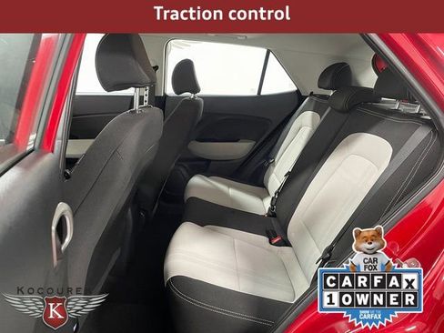 Used 2022 Hyundai Venue SEL image 22