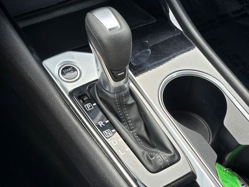 Used 2024 Nissan Altima 2.5 SV image 17