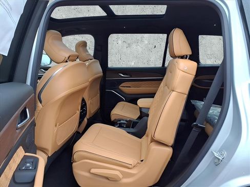 New 2025 Jeep Grand Cherokee L Summit w/ Obsidian Package AWD/4WD image 8