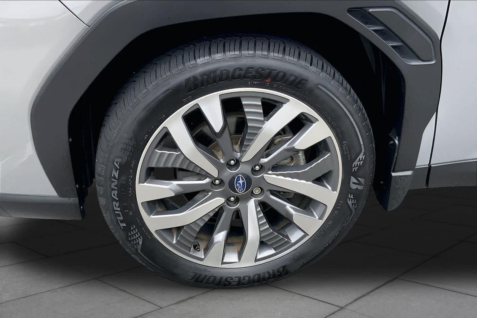 Used 2025 Subaru Forester Touring AWD/4WD image 11