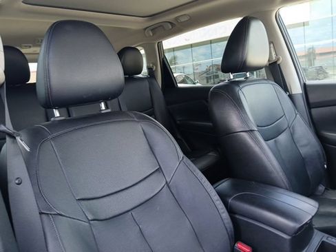 Used 2017 Nissan Rogue SL w/ SL Premium Package FWD image 13