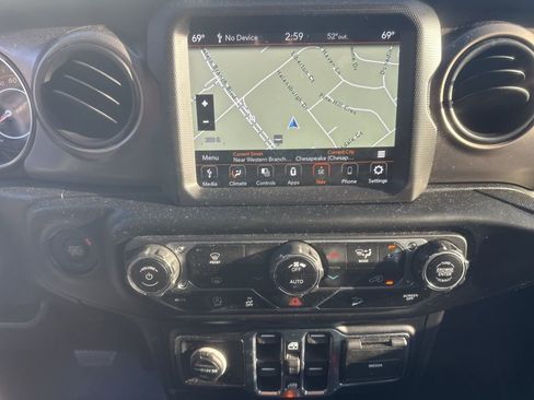 Used 2020 Jeep Wrangler Unlimited Sport S w/ Sun And Sound Package image 8