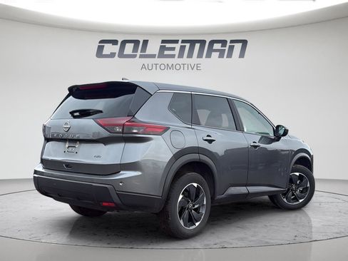 Used 2025 Nissan Rogue SV image 5