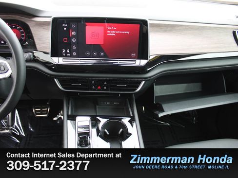 Used 2024 Volkswagen Atlas SEL Premium R-Line image 18