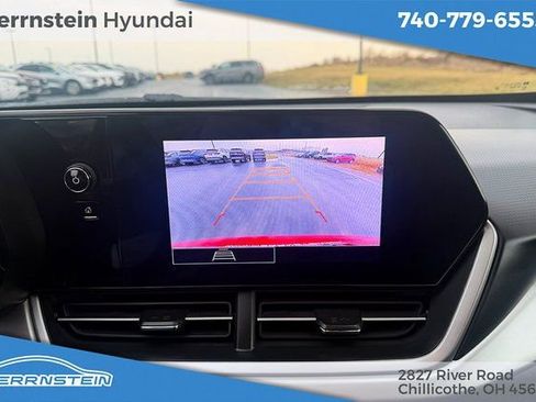 Used 2025 Chevrolet Trax LS w/ LS Convenience Package image 17