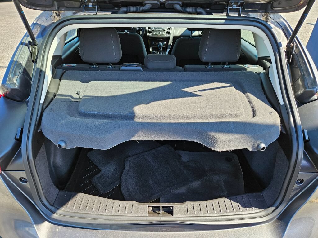 Used 2017 Ford Focus SE FWD image 11