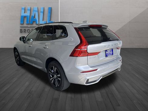 Used 2024 Volvo XC60 B5 Core image 3