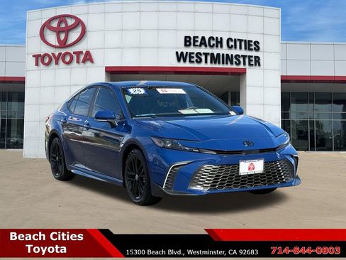 Certified 2025 Toyota Camry SE image 2