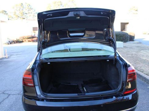 Used 2019 Volkswagen Passat 2.0T SE R-Line FWD image 17