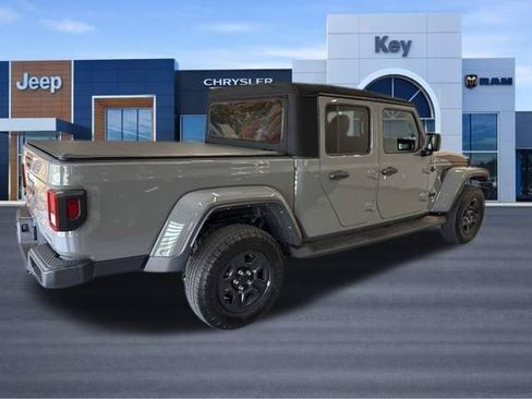 Used 2021 Jeep Gladiator Sport AWD/4WD image 8