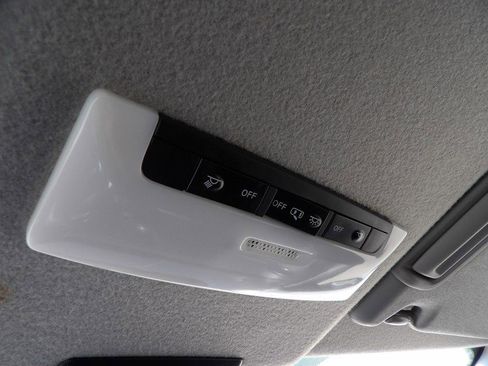 Used 2021 Nissan Kicks SV FWD image 23