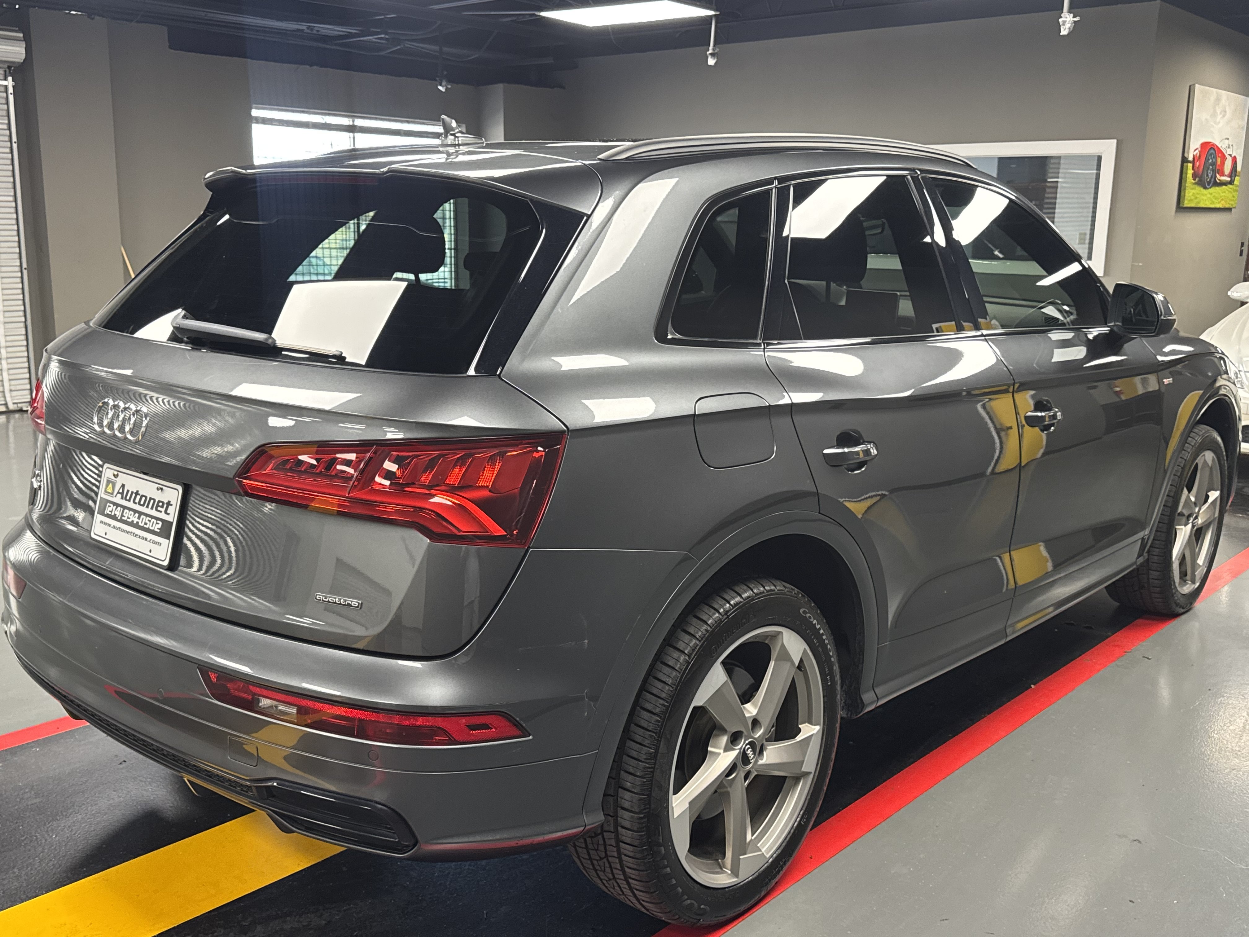 Used 2020 Audi Q5 2.0T Titanium Premium Plus AWD/4WD image 6
