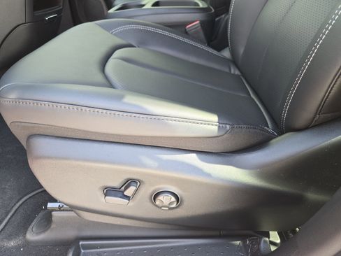 New 2026 Chrysler Pacifica Select image 18