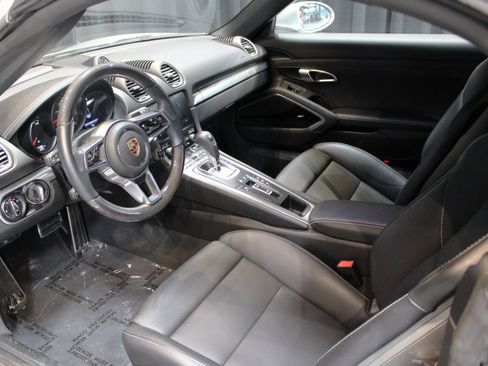 Used 2024 Porsche 718 Boxster image 4