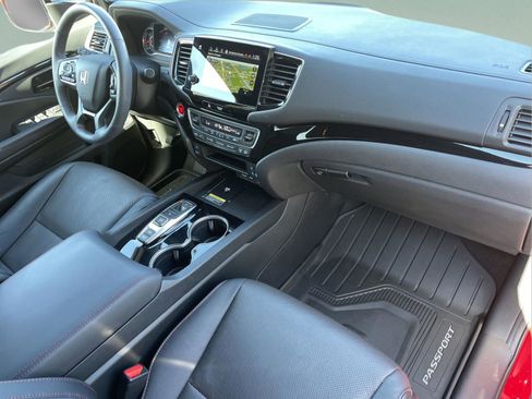 Used 2025 Honda Passport Black Edition image 21