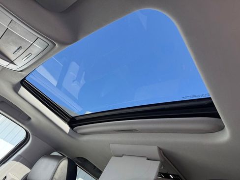 Used 2019 Chevrolet Tahoe LT image 11