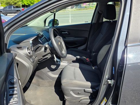 Used 2016 Chevrolet Trax LT image 10