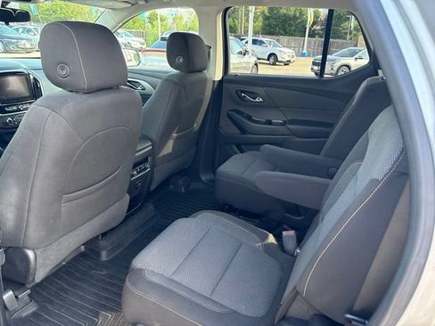 Used 2018 Chevrolet Traverse LT AWD/4WD image 9