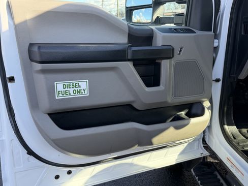 Used 2020 Ford F550 2WD Regular Cab Super Duty image 11