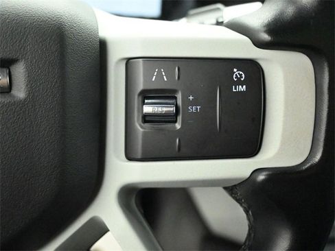 Used 2022 Land Rover Defender 110 SE image 14
