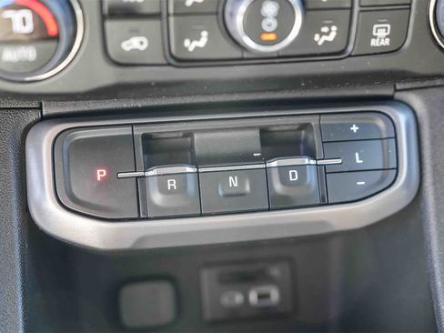 Used 2023 GMC Acadia AT4 w/ Technology Package image 17