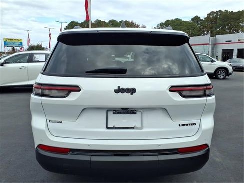 Used 2024 Jeep Grand Cherokee L Limited w/ Black Appearance Package image 2