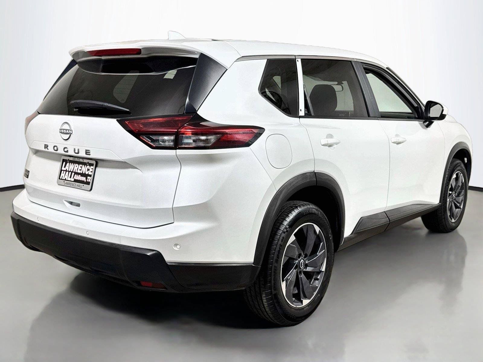 Used 2025 Nissan Rogue SV FWD image 4