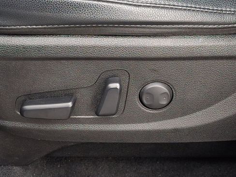 Used 2023 Kia Telluride EX w/ EX Captain's Chair Package image 26