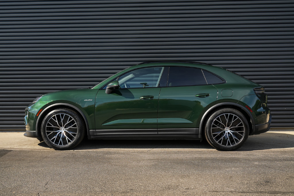 Certified 2026 Porsche Macan 4 Electric AWD/4WD image 2