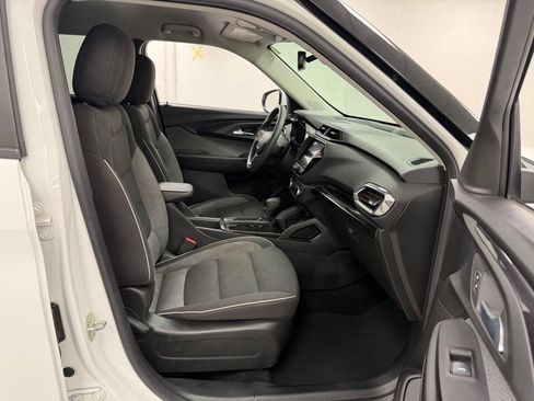 Used 2023 Chevrolet TrailBlazer LT w/ Convenience Package AWD/4WD image 10