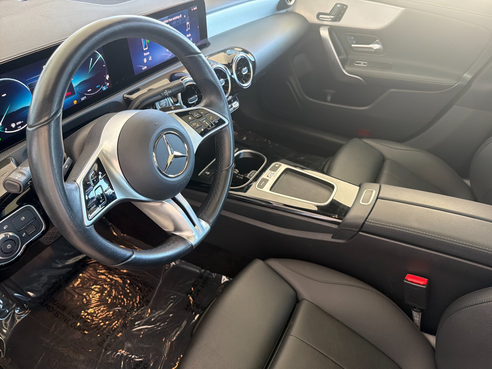 Used 2025 Mercedes-Benz CLA 250 4MATIC image 9