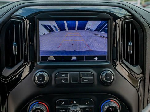 Used 2020 Chevrolet Silverado 1500 RST image 25