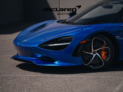Used 2024 McLaren 750S Spider RWD image 15